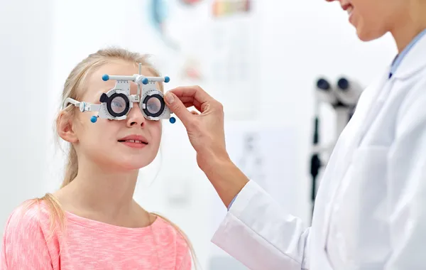 احذروا أن يصاب أطفالكم بمتلازمة البصر الرقميَّة