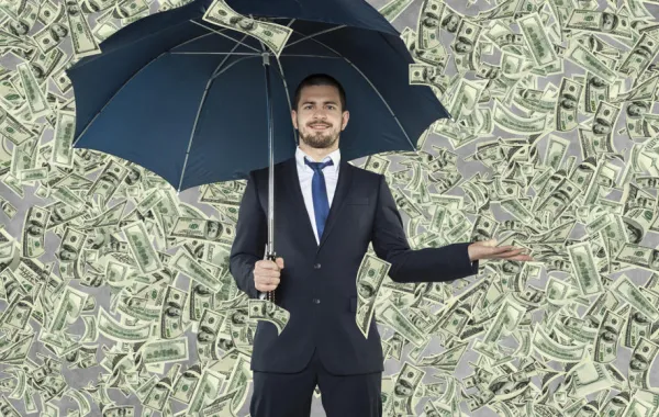اشترى علماً ممزقاً فأصبح ثرياً!