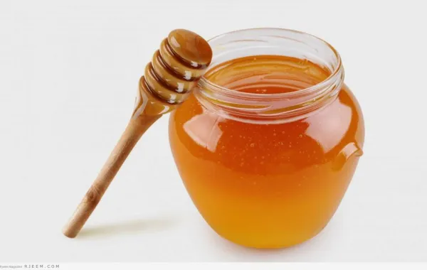 استخدام العسل في علاج العينين يسبب الحروق والالتهابات