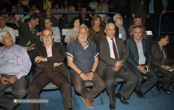 العرض المسرحي الفرنسي sweety sweety ازدواجية المشاعر وصراعاتها