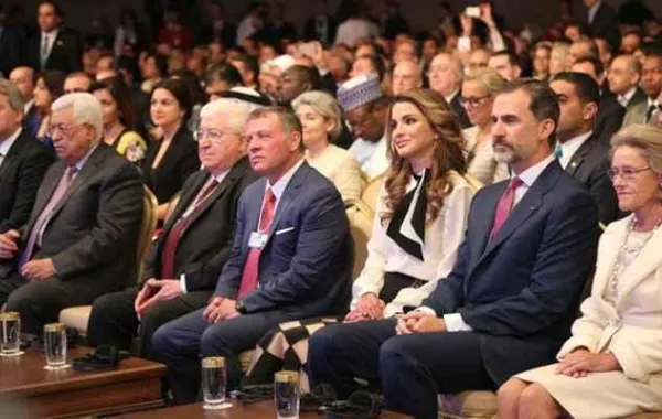 العاهل الأردني يفتتح أعمال المنتدى الاقتصادي العالمي