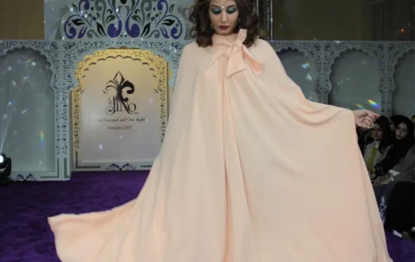 عرض أزياء سعودي من وحي "ألف ليلة وليلة"