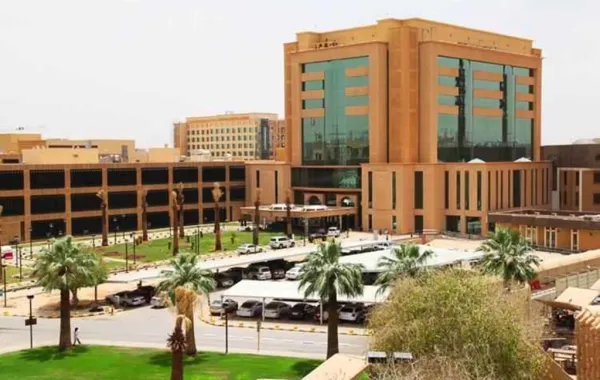 سعودية تحصل على لقب «طبيبة الإنسانية»