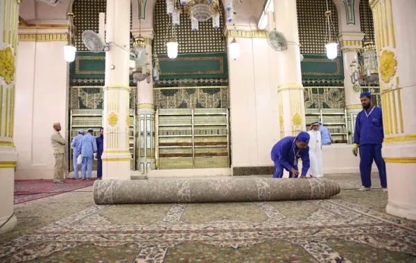 تغيير 3 آلاف سجادة بالمسجد النبوي