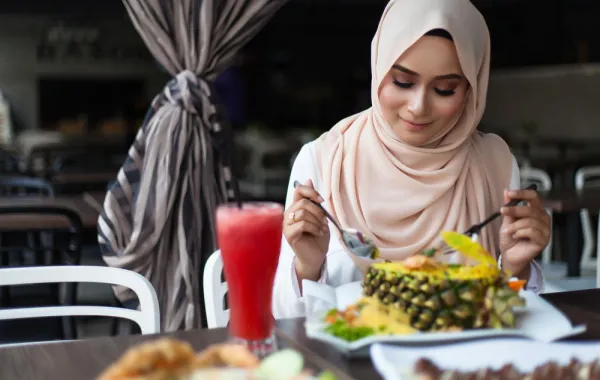 صحتي جيدة ولكني أفطرت خوفاً على رضيعي