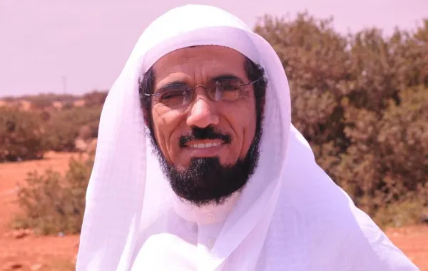 فتاة تطلب الزواج من الشيخ العودة.. فهكذا ردَّ عليها