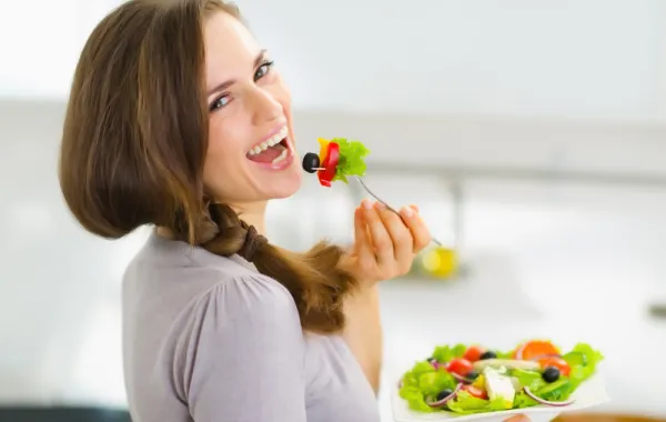 لا تغفلي هذه الفيتامينات في رمضان لمنع تساقط الشعر