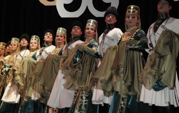 لوحات من الرقص الشركسي الأصيل في "جرش 2017"