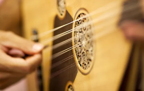 فعاليات جرش.. الفرقة الموسيقية السعودية تضيء المسرح الشمالي