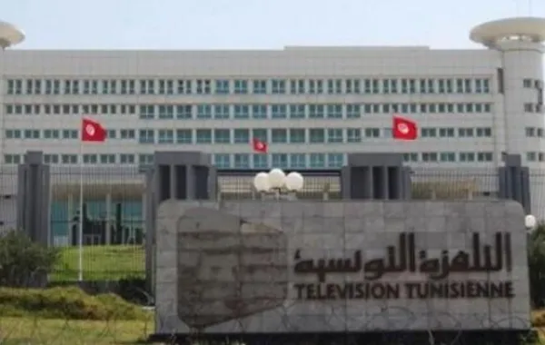 في حادثة فاجأت الجميع في تونس : عدم بث نشرة الأخبار في موعدها بسبب أزمة قلبية مفاجئة لمخرجها