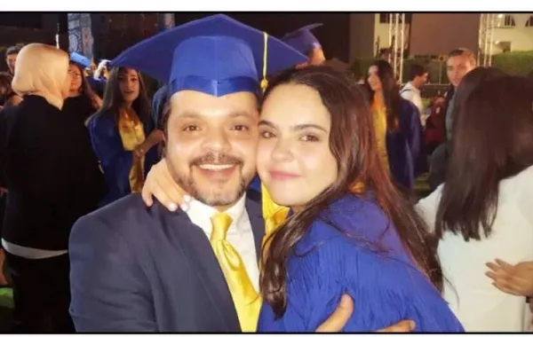 بالصور: محمد هنيدي يحتفل بتخرج ابنته فاطمة والشبه بينهما لا يصدق!