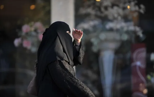 بالفيديو: مضاربة نسائية في شوارع السعودية!