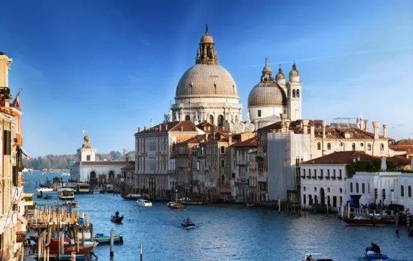 فينيسيا.. مدينة العشق والهوى