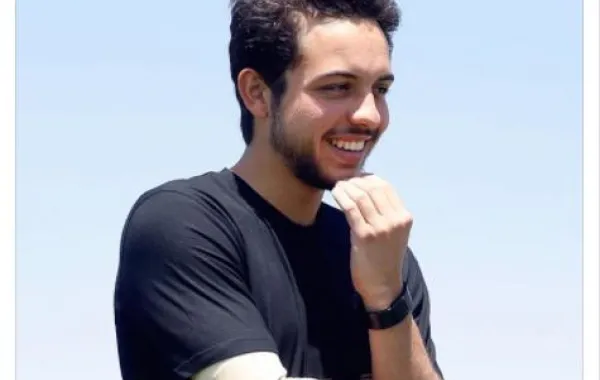 الملكة رانيا العبد الله تهنئ ولي العهد الأردني بعيد ميلاده