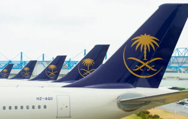 الخطوط السعودية تصدر بياناً توضيحياً حول اصطدام إحدى طائرتها