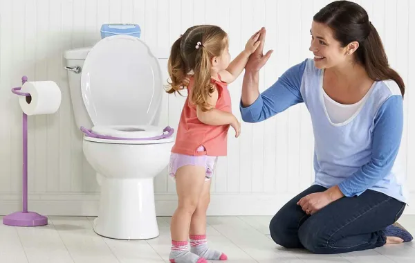5 طرق ليتبرّز طفلك في المرحاض