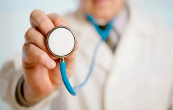الصحة تقلص مدة العلاج بالخارج إلى شهرين