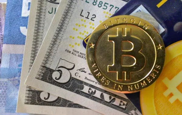 مؤسسة النقد تحذر مجددًا من التعامل بالعملة الإلكترونية «Bitcoin»