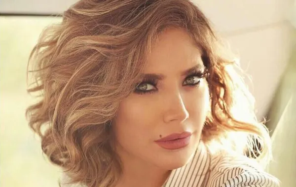 بالصور: سلافة معمار تقضي إجازتها برفقة ابنتها وأصدقائها في سلوفينيا