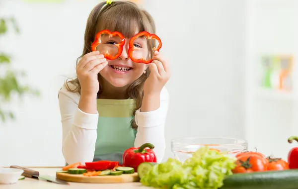 3 قوانين لغذاء طفلك هذا الصيف