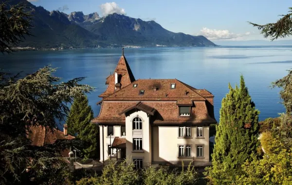 "سيدتي نت" في "لاكلينيك مونترو"