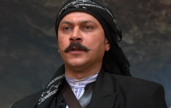 بالصورة : كيف كان شكل وائل شرف وهو صغير
