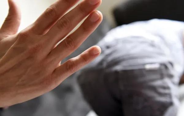 كشف حقيقة تعرُّض طفل للقتل على يد خادمة في جدة