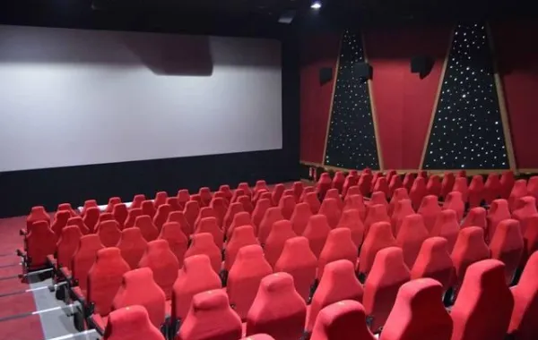 حقيقة الترخيص لأول صالة سينما في السعودية