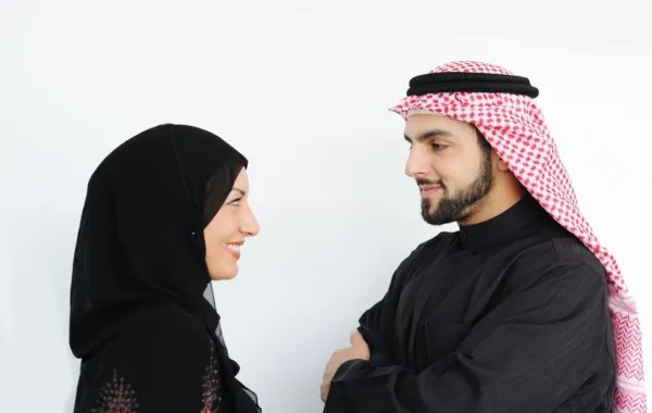 دراسة: الرجال والنساء يتساوون في المعاناة بالعمل والأسرة