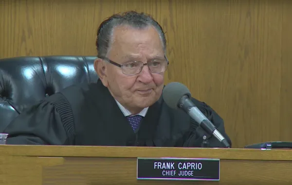 «القاضي الرحيم».. حين تكون الإنسانية فوق القانون