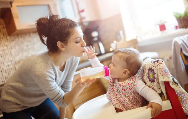 ما هي السن المناسبة لإعطاء طفلي الحديد؟