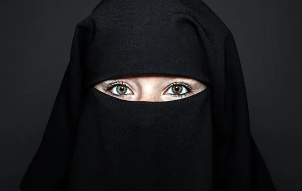 سعودية تفقد جنينها بسبب هجوم كلبين عليها!