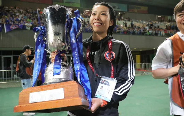 الصينية "تشان يون تينغ" أول مدربة في كرة القدم