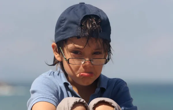 دراسة بريطانية: اجعلي طفلك يشعر بالندم