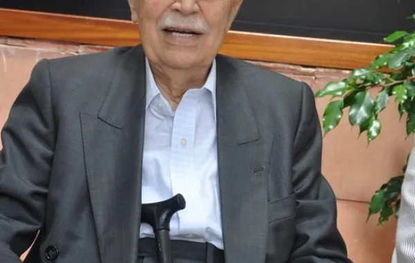 وفاة غلاب صاحب أشهر عمود صحافي في المغرب