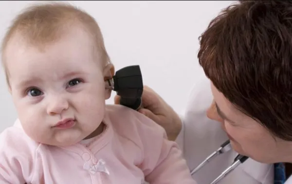 علامات تنذر بوجود مشاكل سمع لدى طفلك