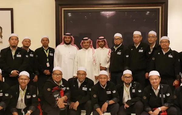 القنصل الماليزي يزور مشروع الملك عبدالله لسقيا زمزم