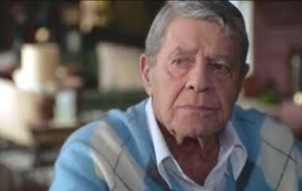 وفاة نجم الكوميديا الأميركي «جيري لويس» عن 91 عامًا