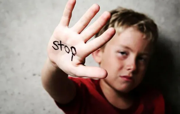 مربية تغتصب طفلاً في الرابعة من عمره!