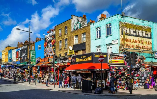 في "كامدن تاون" بـ"لندن": إرث التاريخ وجنون صرعات الشباب 