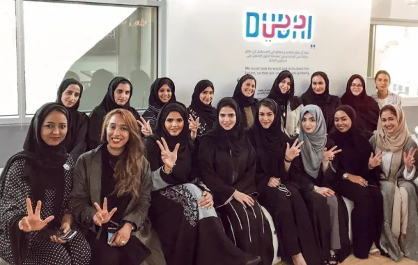 "دبي للسياحة" تحتفي بــ "يوم المرأة الإماراتية"