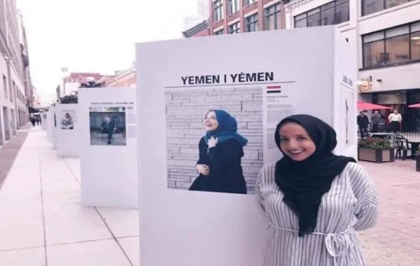 فتاة يمنية تملأ صورها شوارع كندا