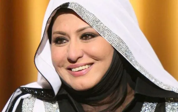 سهير رمزي ترد على ضجة خلع حجابها ..الهواء طيّر شعري!!