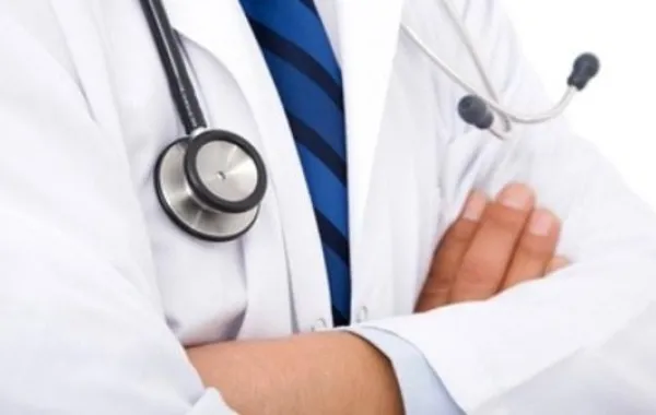 طبيب عربي يتعرض للإعتداء بالضرب في مستشفى الولادة والأطفال بالإحساء