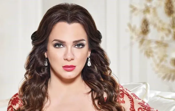 سلاف فواخرجي لـ " سيدتي نت ": لم أتواصل مع هذا المنتج وكل شيء معلق