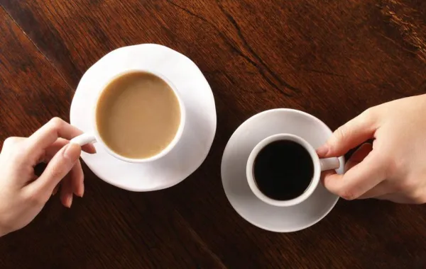 دراسة تكشف مخاطر شرب الشاي بالحليب