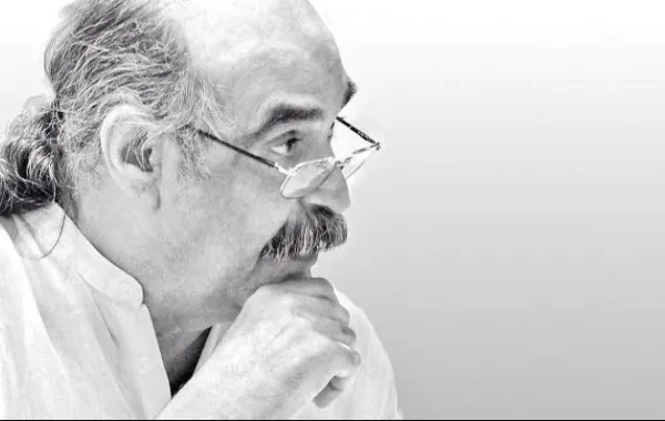 "ثلاثون بحراً  للغرق" مجموعة جديدة للشاعر البحريني قاسم حداد