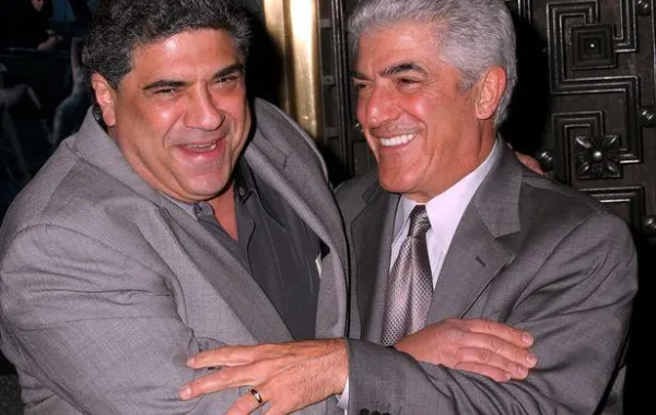وفاة فرانك فنسنت  عن عمر يناهز 78 عاماً