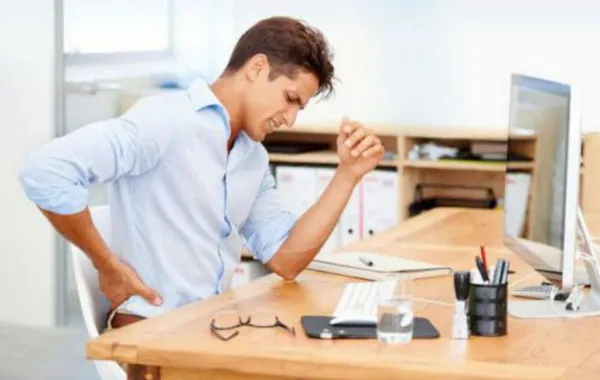 الحركة كل نصف ساعة تحمي من أمراض الجلوس الطويل