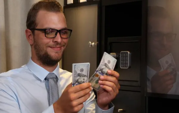 فيديو: ما الذي يمكنك شراءه بدولار واحد حول العالم؟